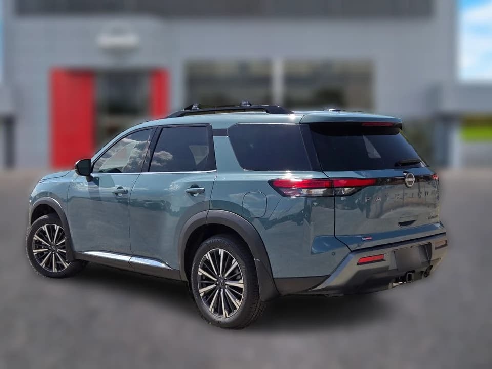 Nissan Pathfinder Platinum 2WD 2026 — side view
