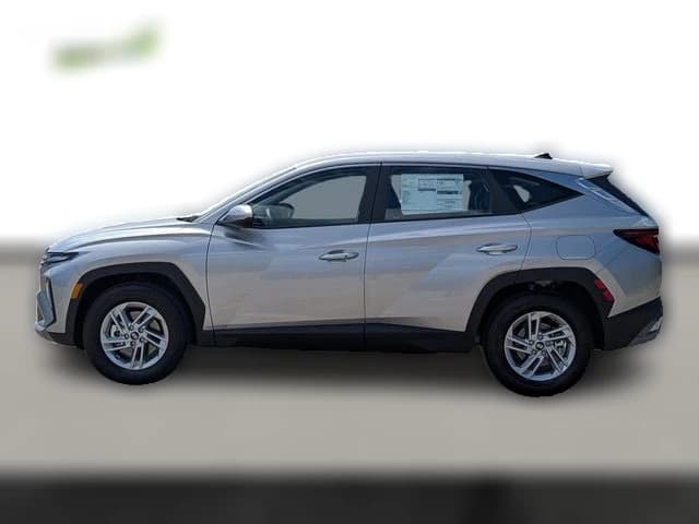 Hyundai Tucson SE FWD 2026 — side view