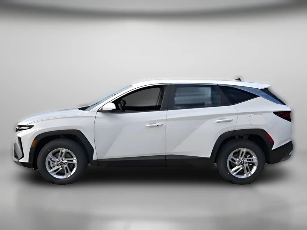 Hyundai Tucson SE FWD 2026 — side view