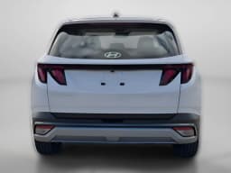 Hyundai Tucson SE FWD 2026 — side view