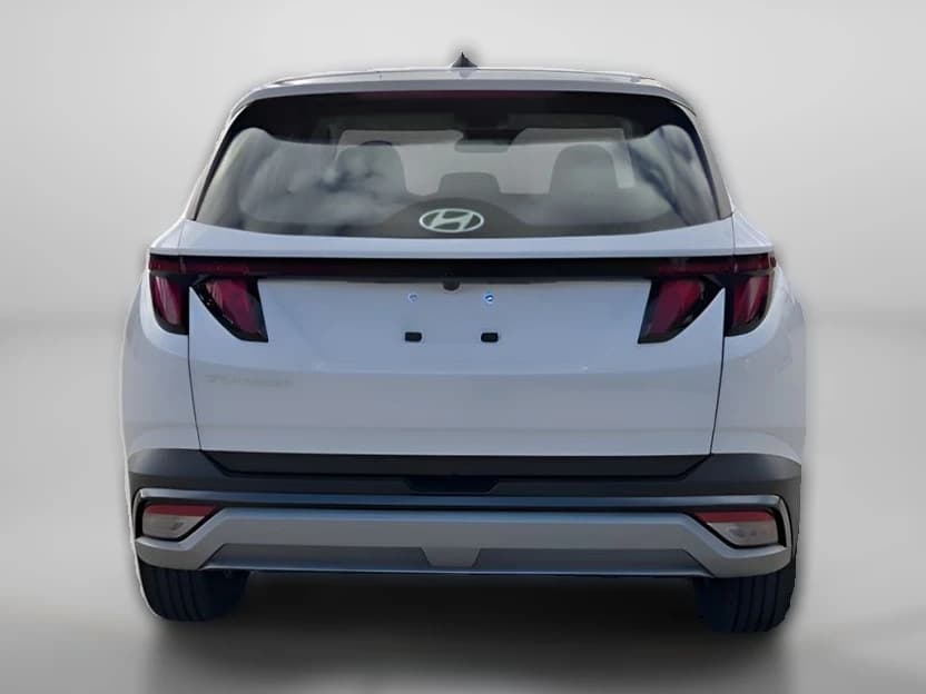 Hyundai Tucson SE FWD 2026 — side view