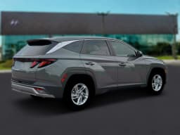 Hyundai Tucson SE FWD 2026 — side view
