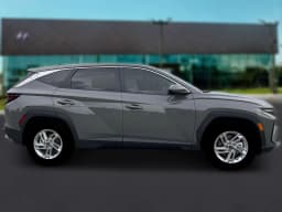 Hyundai Tucson SE FWD 2026 — side view