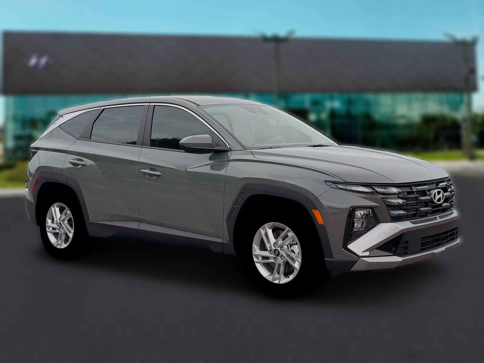 Hyundai Tucson SE FWD 2026 — side view