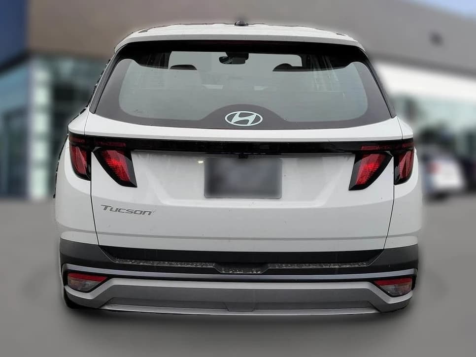 Hyundai Tucson SE FWD 2026 — side view