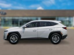 Hyundai Tucson SE FWD 2026 — side view
