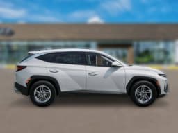 Hyundai Tucson SE FWD 2026 — side view
