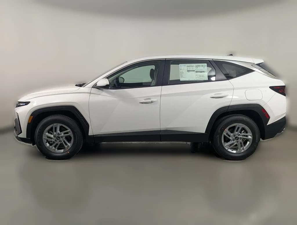 Hyundai Tucson SE FWD 2026 — side view
