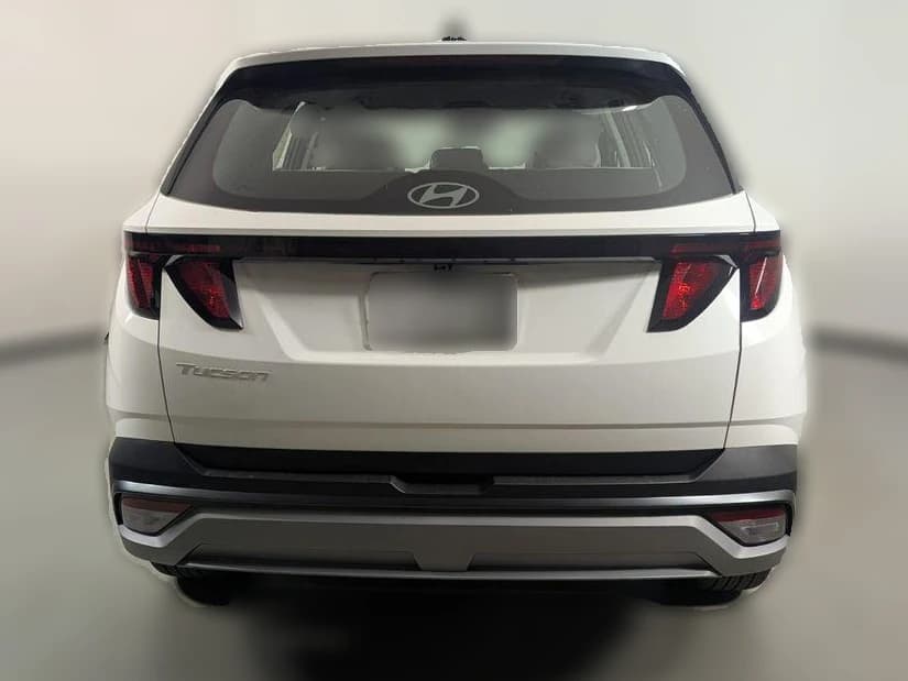 Hyundai Tucson SE FWD 2026 — side view