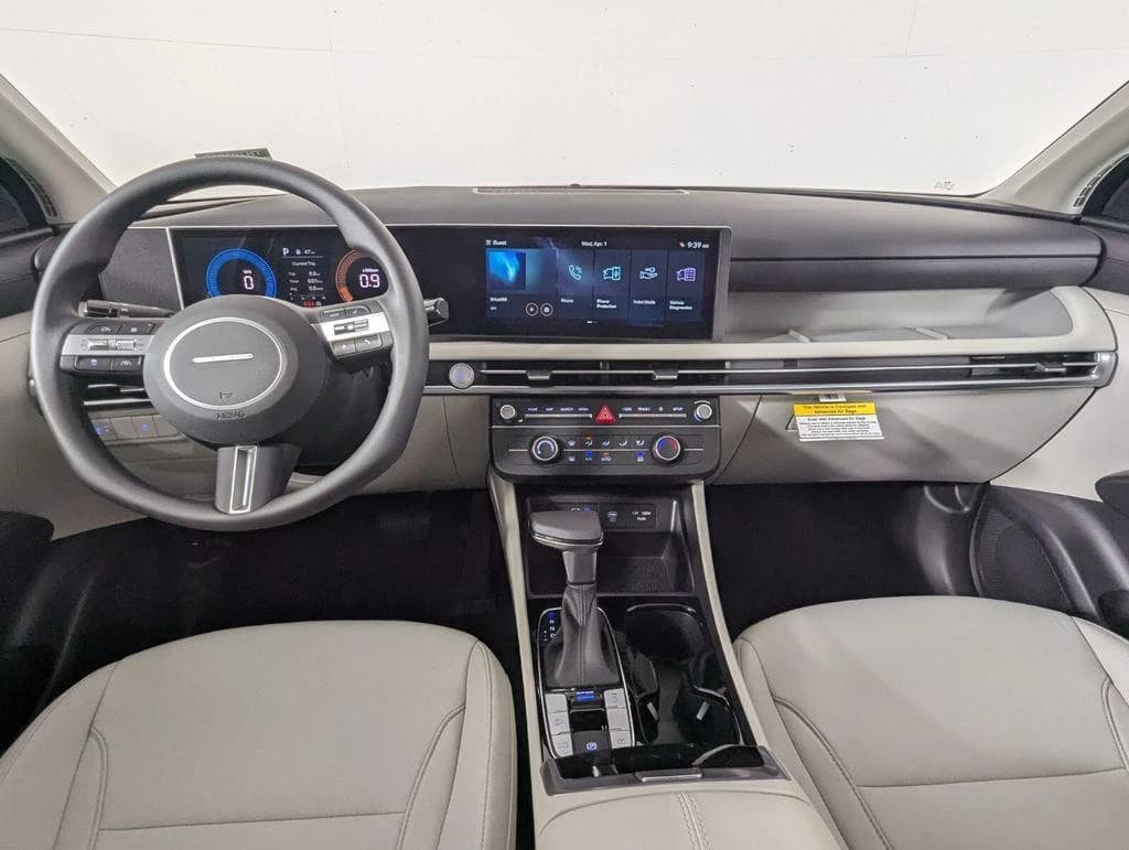 Hyundai Tucson SE FWD 2026 — side view