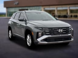 Hyundai Tucson SE FWD 2026 — side view