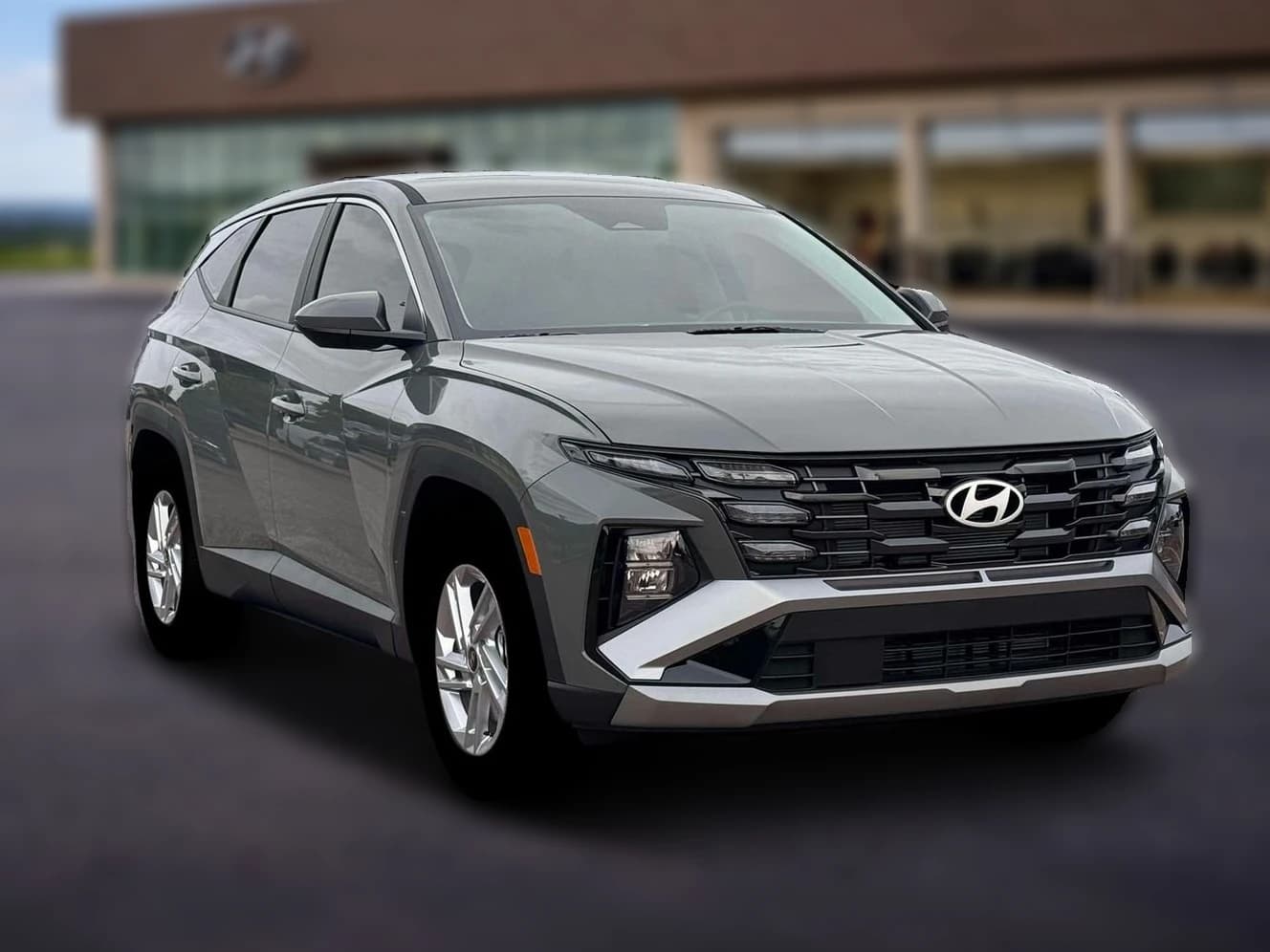 Hyundai Tucson SE FWD 2026 — side view