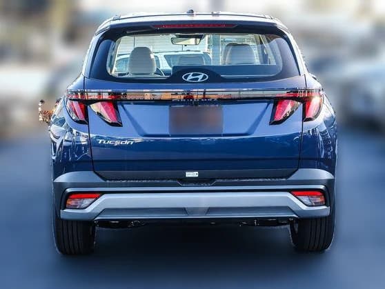 Hyundai Tucson SE FWD 2026 — side view