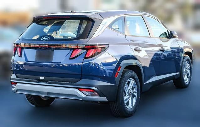 Hyundai Tucson SE FWD 2026 — side view