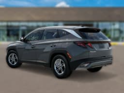 Hyundai Tucson SE FWD 2026 — side view