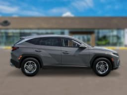 Hyundai Tucson SE FWD 2026 — side view