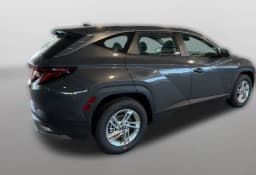 Hyundai Tucson SE FWD 2026 — side view