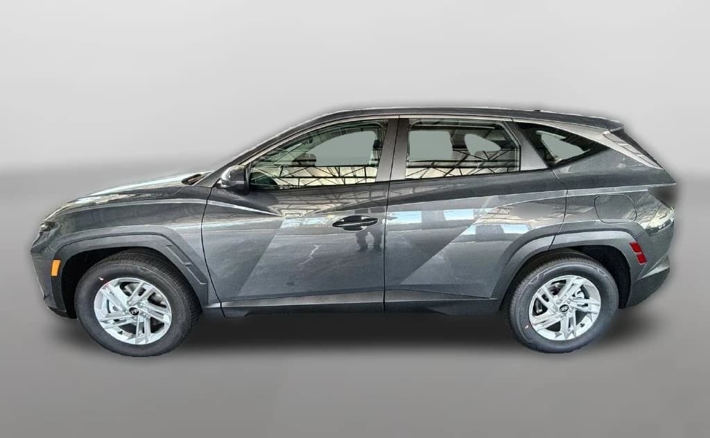 Hyundai Tucson SE FWD 2026 — side view