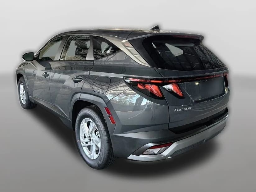 Hyundai Tucson SE FWD 2026 — side view