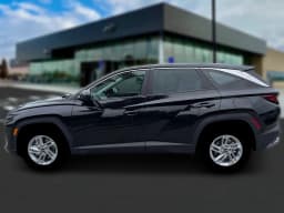 Hyundai Tucson SE FWD 2026 — side view