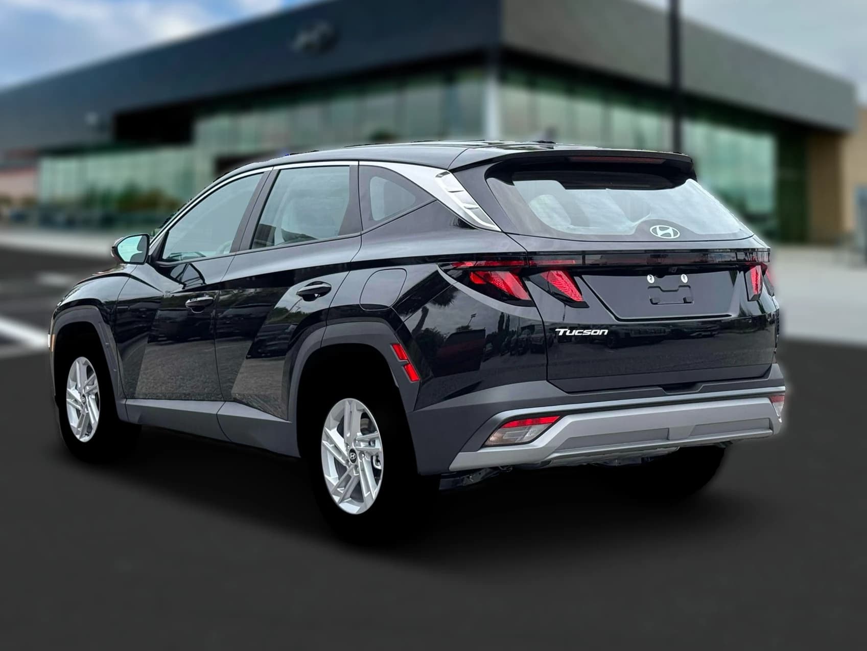Hyundai Tucson SE FWD 2026 — side view