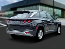 Hyundai Tucson SE FWD 2026 — side view
