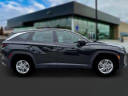 Hyundai Tucson SE FWD 2026 — side view