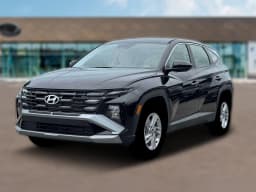 Hyundai Tucson SE FWD 2026 — side view