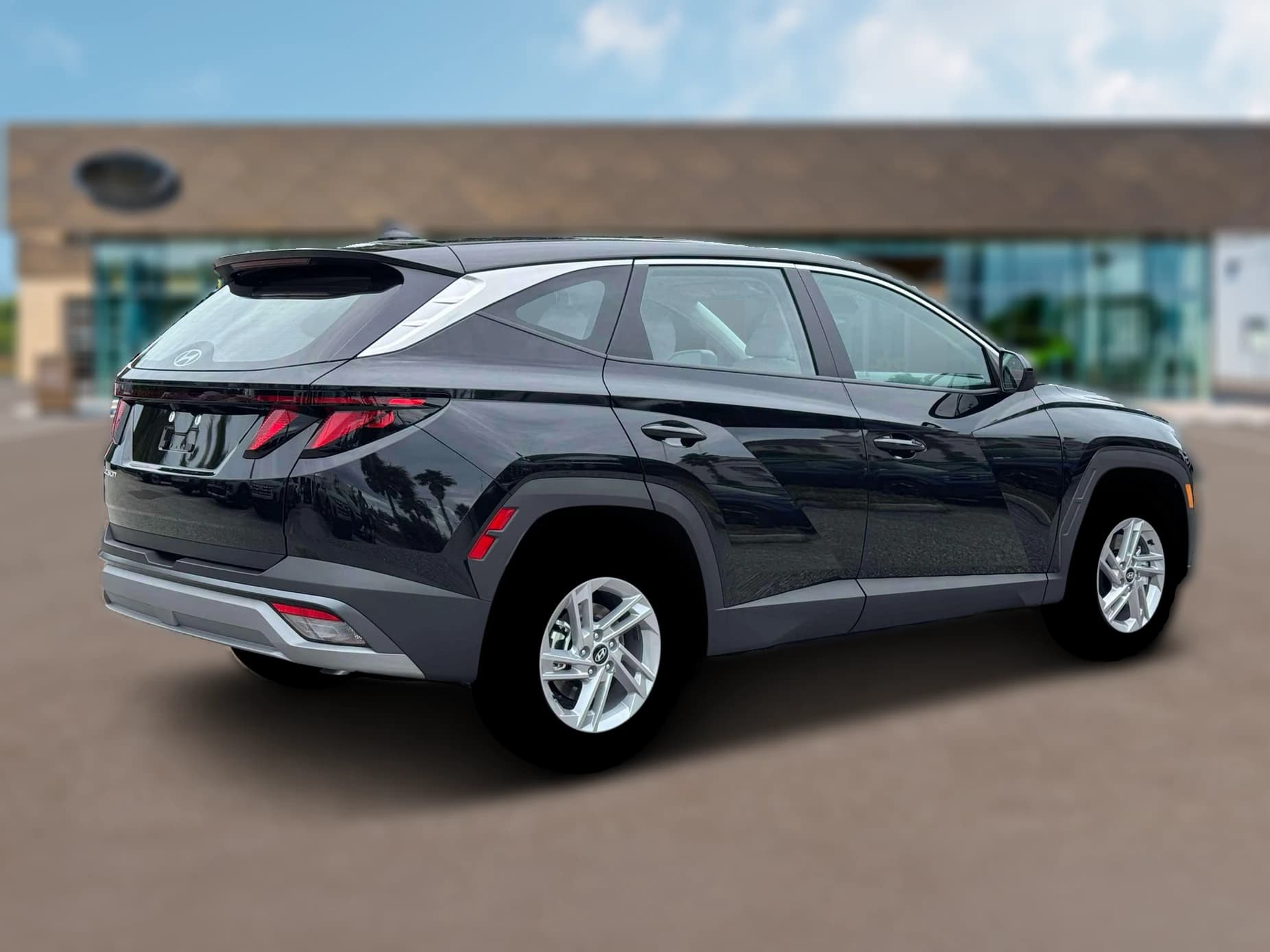 Hyundai Tucson SE FWD 2026 — side view