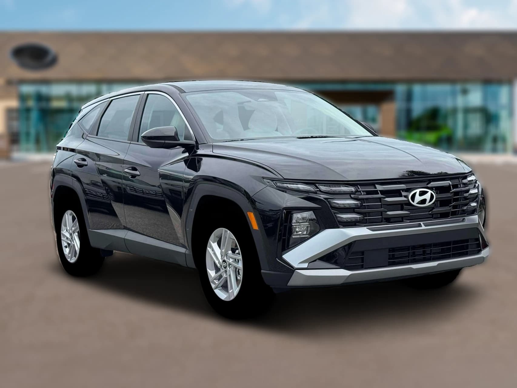 Hyundai Tucson SE FWD 2026 — side view