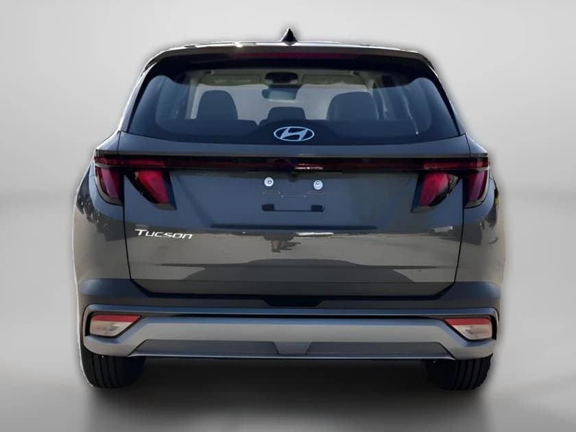 Hyundai Tucson SE FWD 2026 — side view