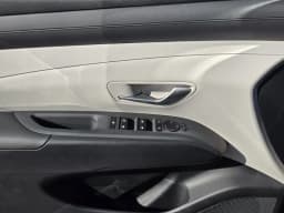 Hyundai Tucson SE FWD 2026 — side view