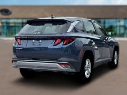Hyundai Tucson SE FWD 2026 — side view