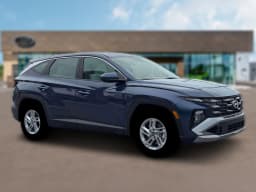 Hyundai Tucson SE FWD 2026 — side view