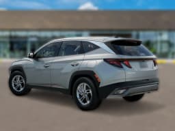 Hyundai Tucson SE FWD 2026 — side view