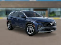 Hyundai Tucson SE FWD 2026 — side view