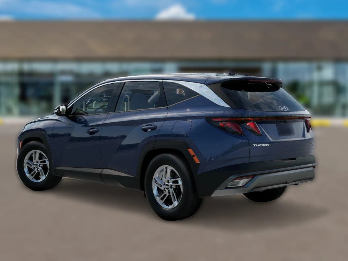Hyundai Tucson SE FWD 2026 — side view