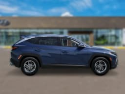 Hyundai Tucson SE FWD 2026 — side view
