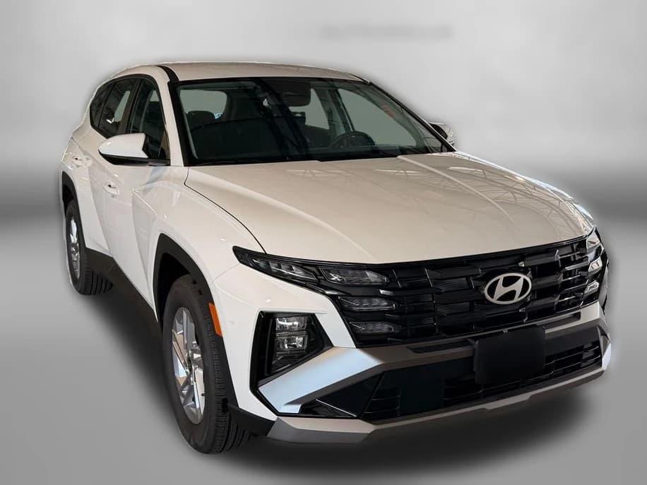 Hyundai Tucson SE FWD 2026 — side view