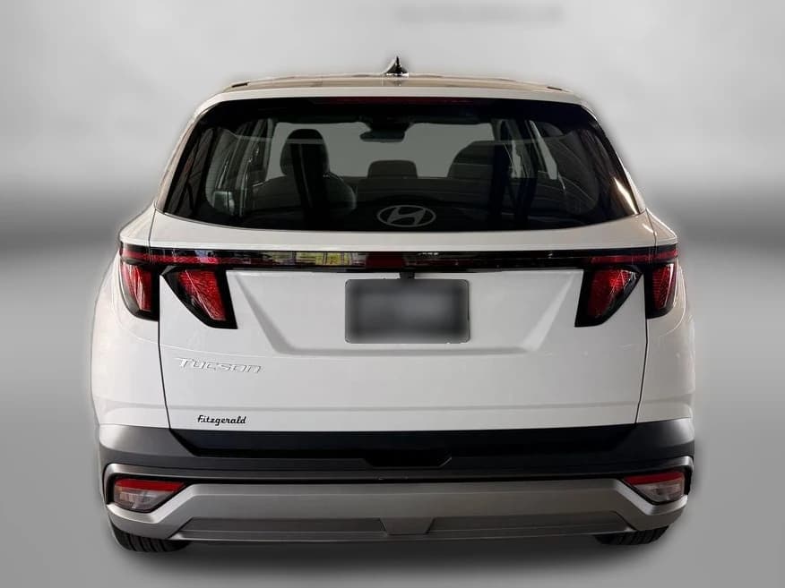 Hyundai Tucson SE FWD 2026 — side view