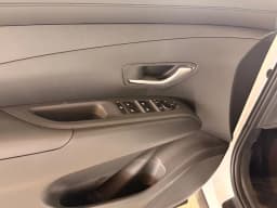 Hyundai Tucson SE FWD 2026 — side view