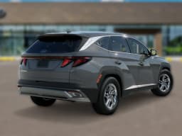 Hyundai Tucson SE FWD 2026 — side view