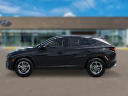 Hyundai Tucson SE AWD 2026 — side view