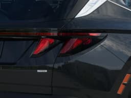 Hyundai Tucson SE AWD 2026 — side view