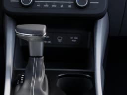 Hyundai Tucson SE AWD 2026 — side view