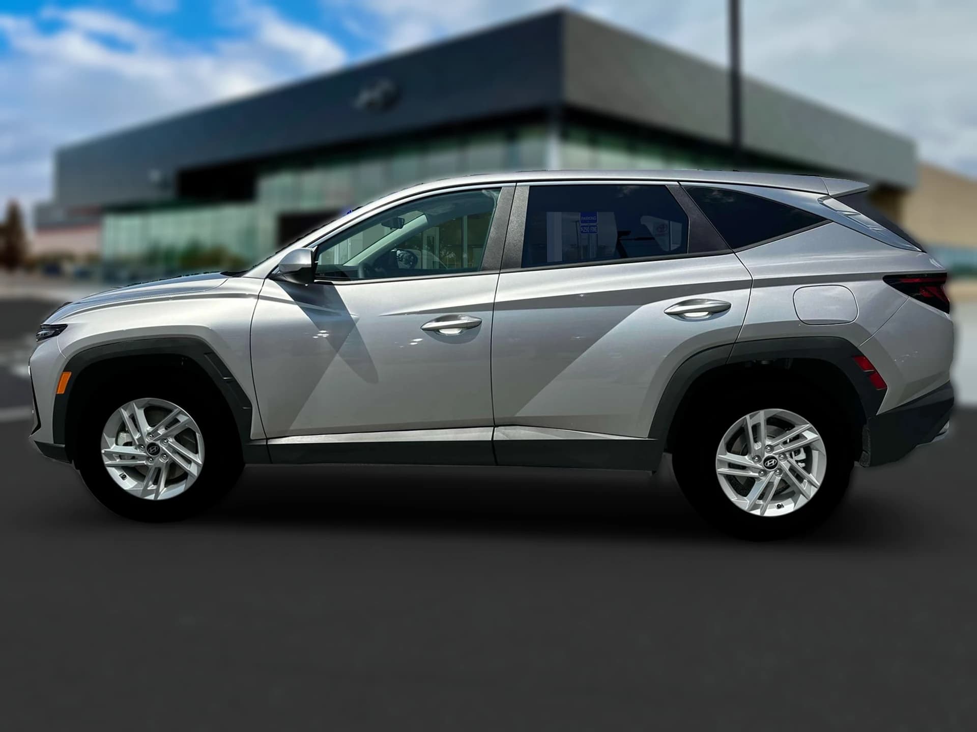 Hyundai Tucson SE AWD 2026 — side view