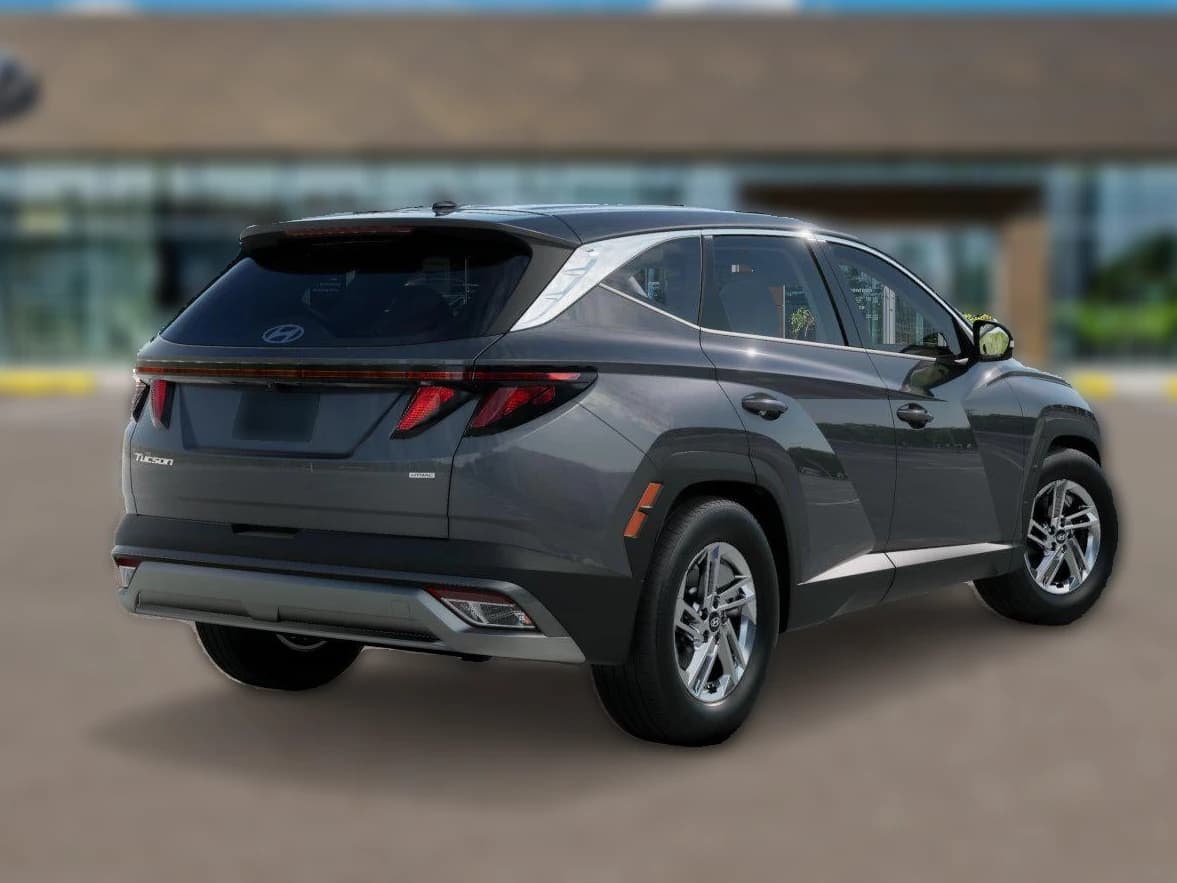 Hyundai Tucson SE AWD 2026 — side view