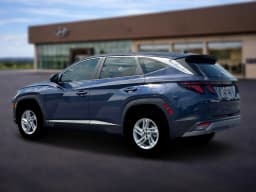 Hyundai Tucson SE AWD 2026 — side view