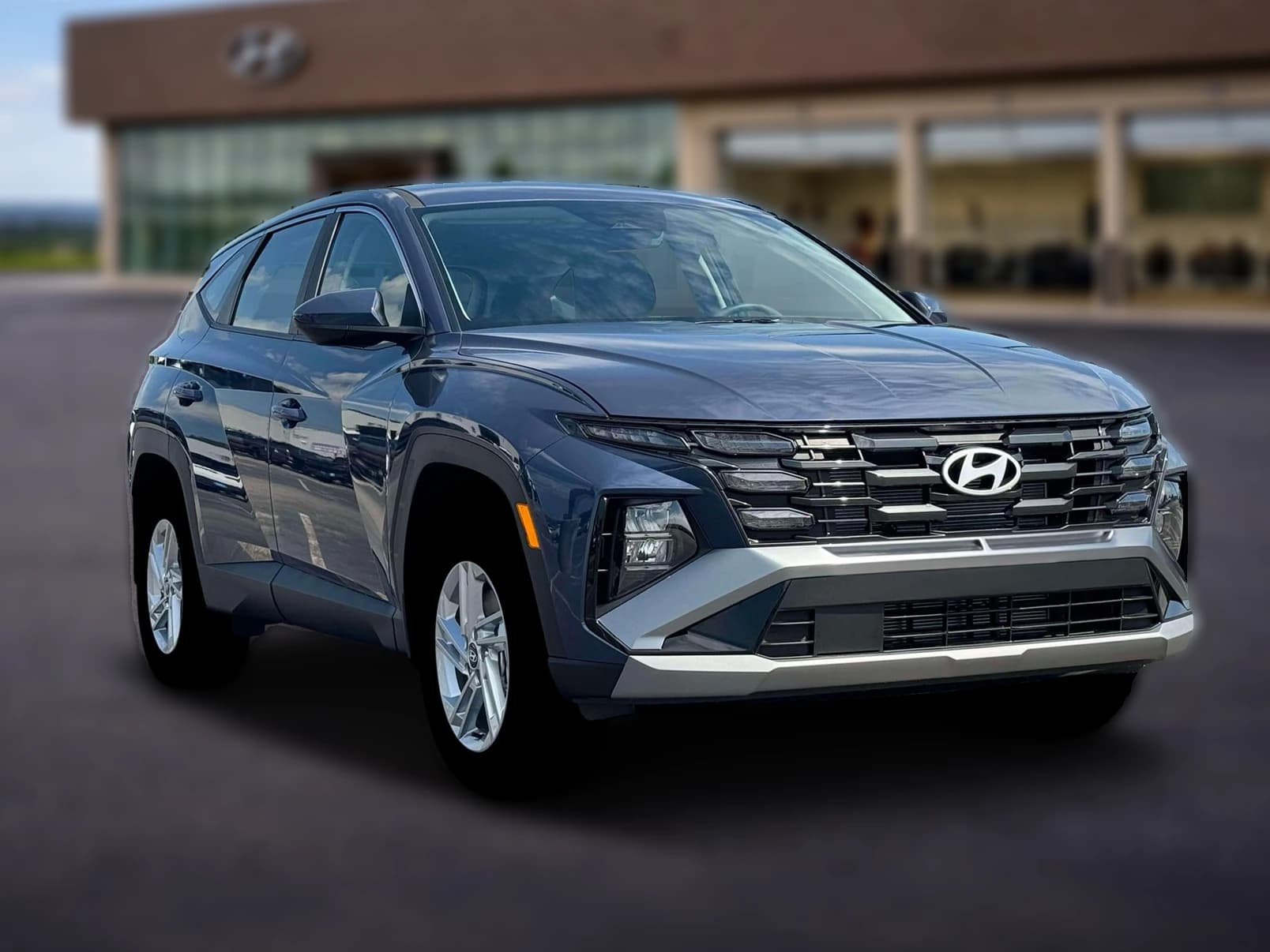 Hyundai Tucson SE AWD 2026 — side view