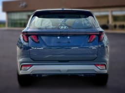Hyundai Tucson SE AWD 2026 — side view